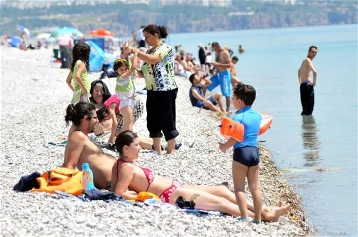 Antalya 32 dereceyi gördü