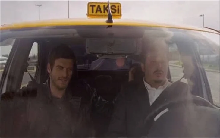 "Kuzey Güney"de kırmızı ruj tepkisi!