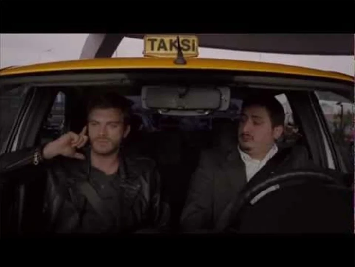 "Kuzey Güney"de kırmızı ruj tepkisi!