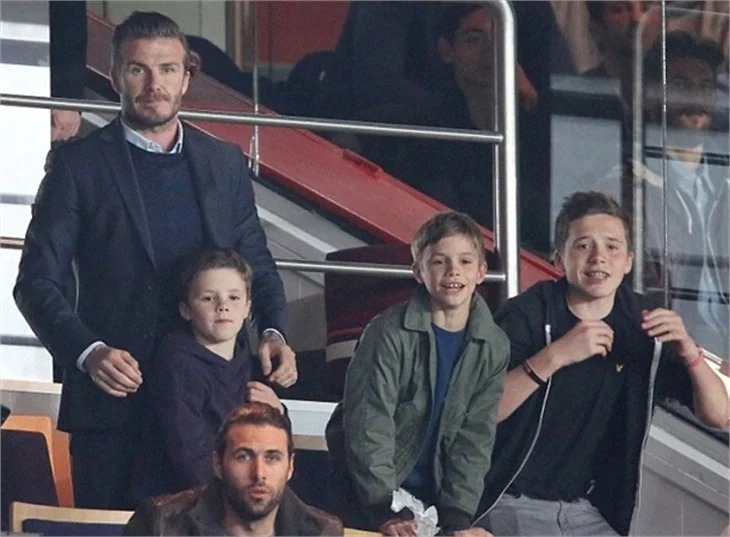 Holigan Beckham'lar tribünde!