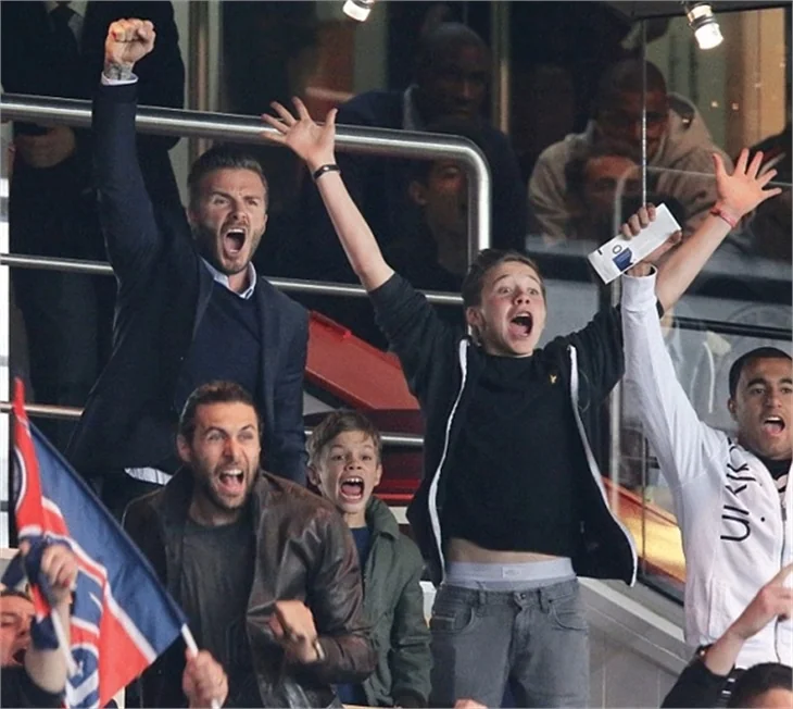 Holigan Beckham'lar tribünde!
