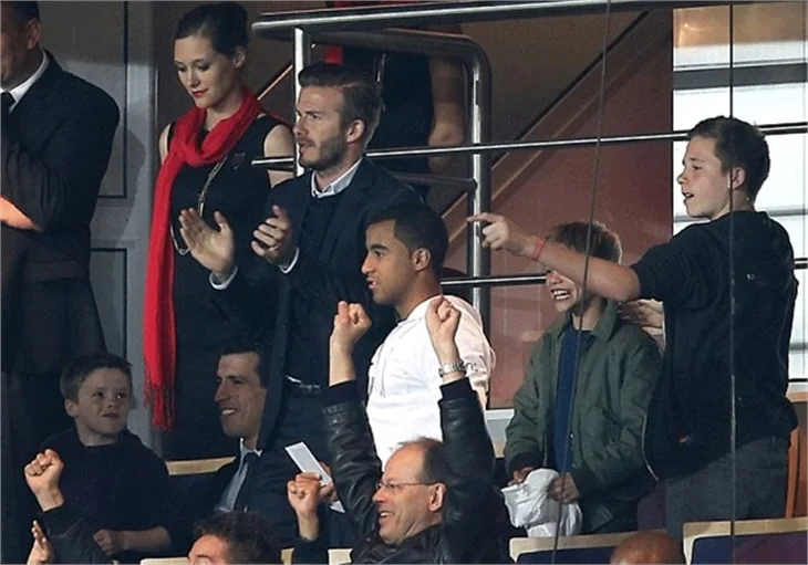 Holigan Beckham'lar tribünde!