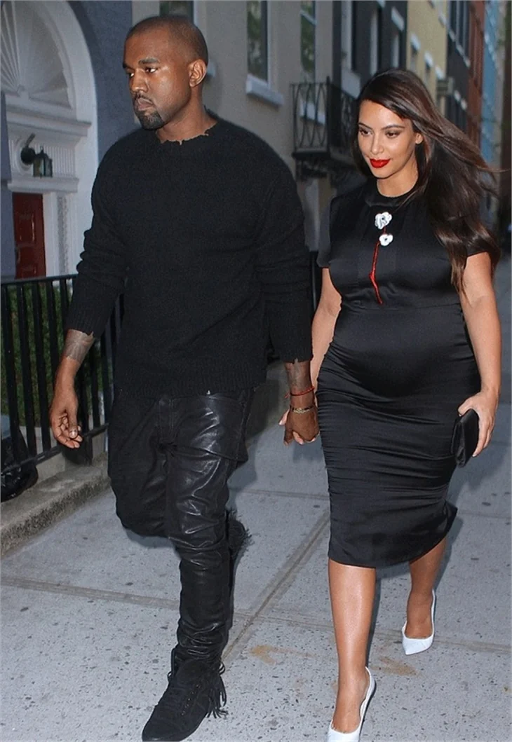 Kim Kardashian gülümsemeye çalıştı ama...