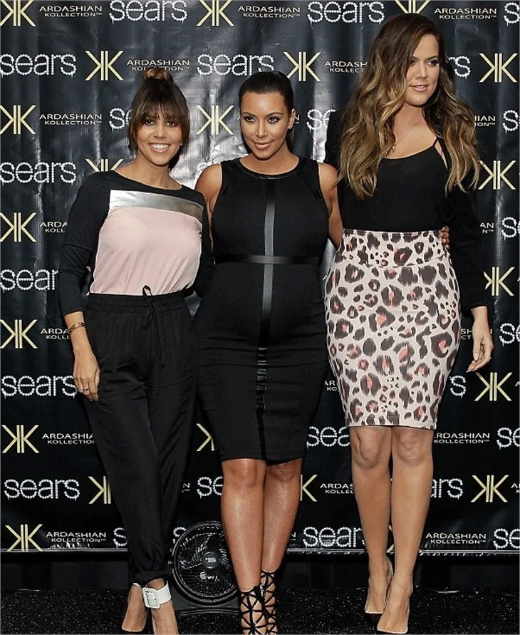 Kim Kardashian gülümsemeye çalıştı ama...