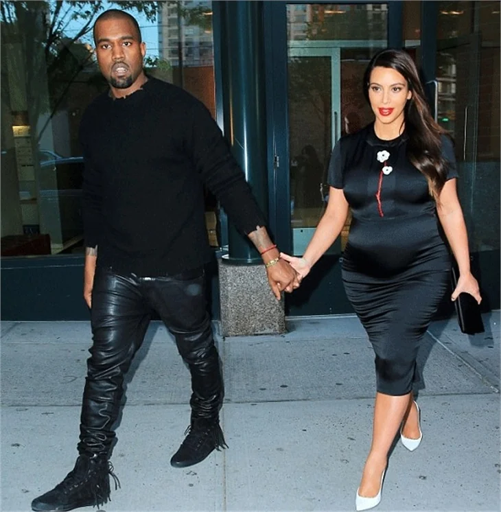 Kim Kardashian gülümsemeye çalıştı ama...