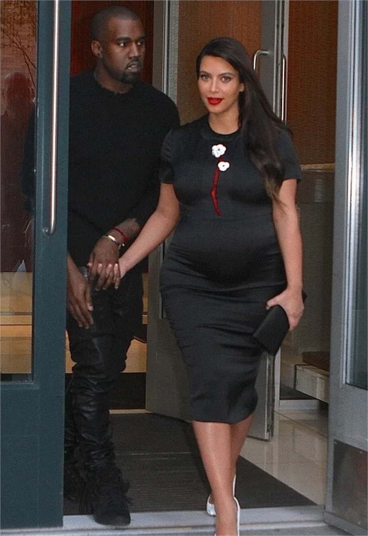 Kim Kardashian gülümsemeye çalıştı ama...