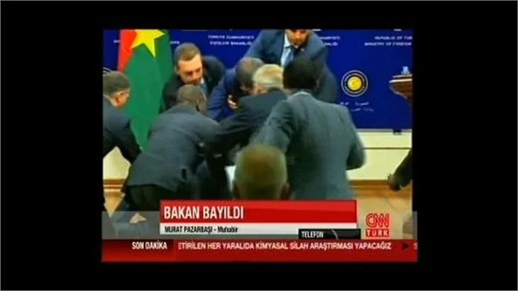Burkina Faso Dışişleri Bakanı bayıldı