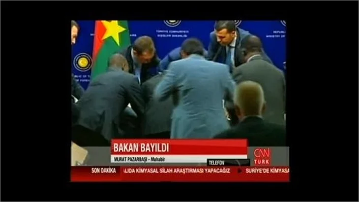 Burkina Faso Dışişleri Bakanı bayıldı