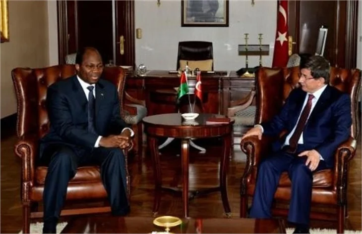 Burkina Faso Dışişleri Bakanı bayıldı
