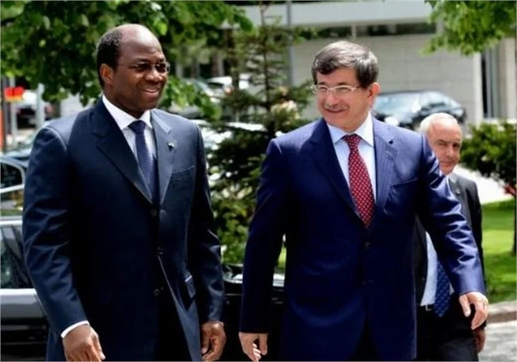 Burkina Faso Dışişleri Bakanı bayıldı
