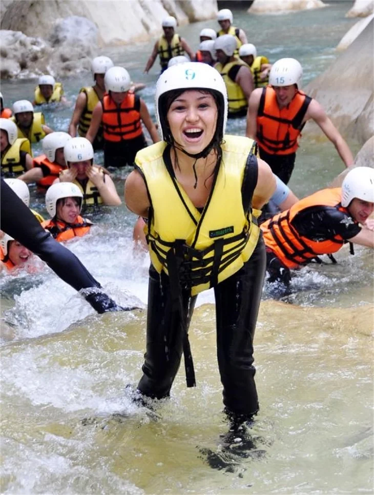 Kemer'de adrenalin kanyonu