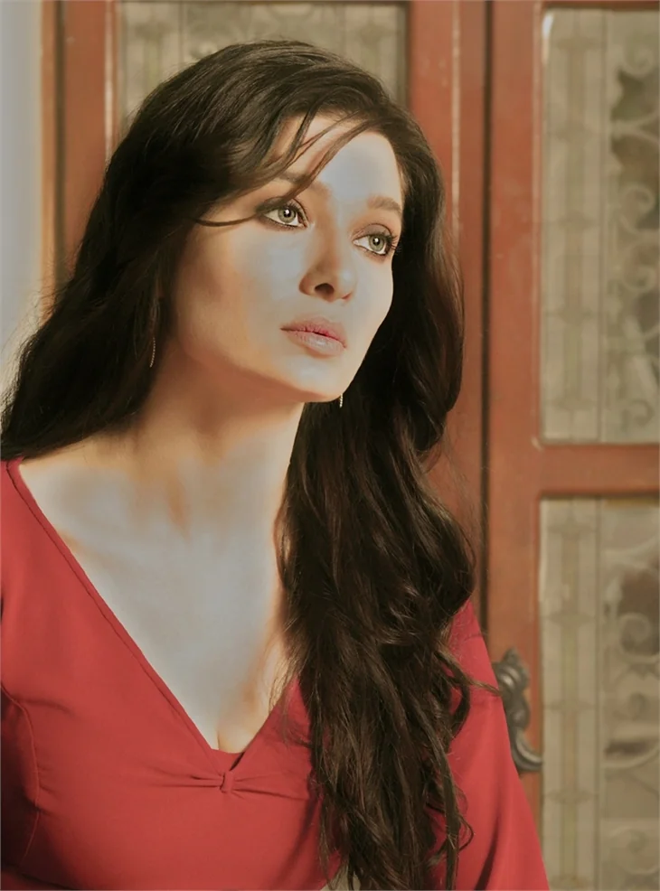 Nurgül Yeşilçay estetik mi oldu?
