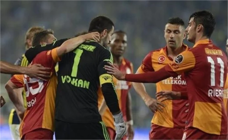 Kadıköy'de Volkan'la Sabri birbirine girdi!