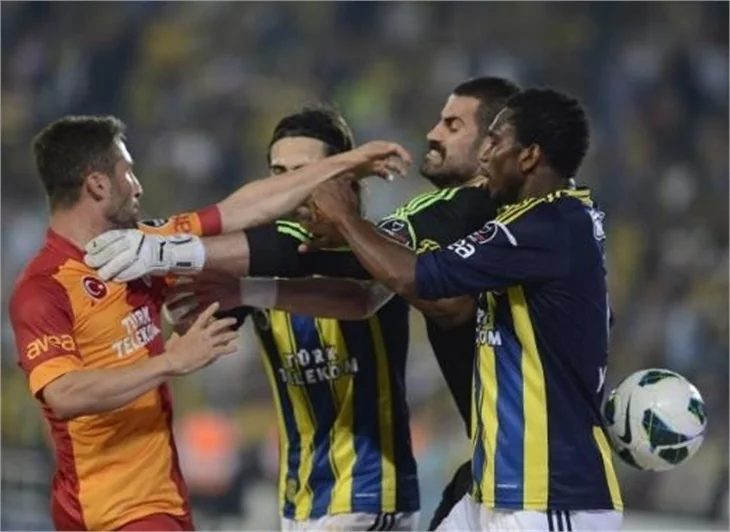 Kadıköy'de Volkan'la Sabri birbirine girdi!