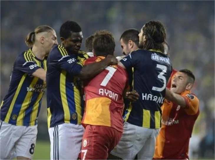 Kadıköy'de Volkan'la Sabri birbirine girdi!