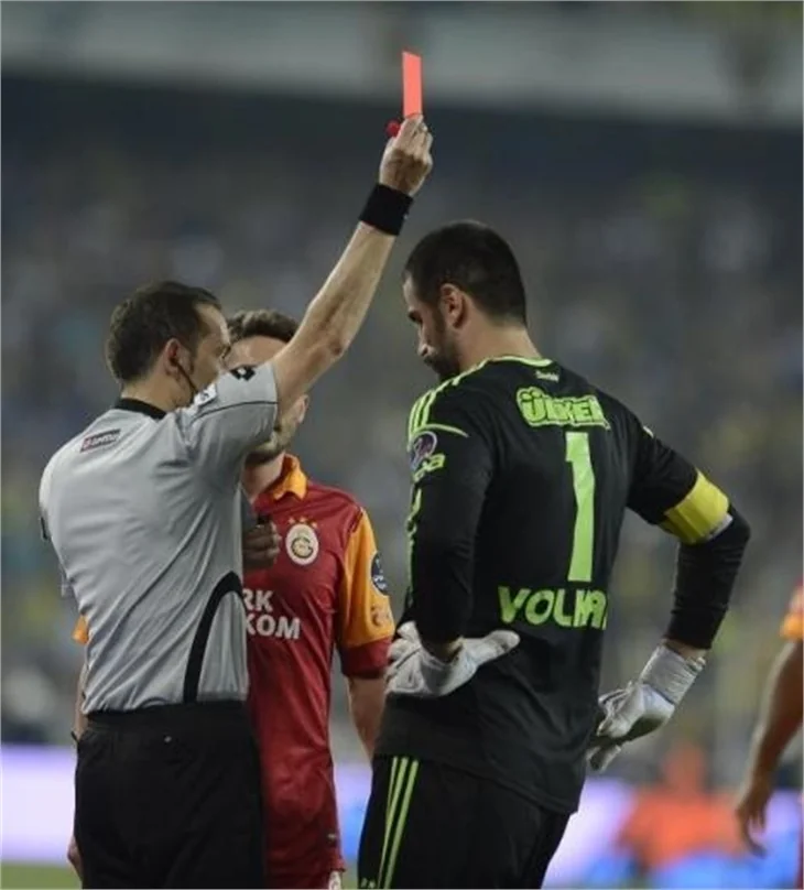 Kadıköy'de Volkan'la Sabri birbirine girdi!