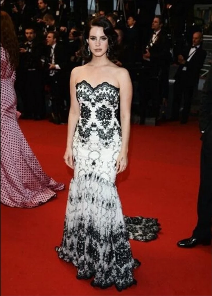 Cannes Film Festivali'nde şıklık yarışı!
