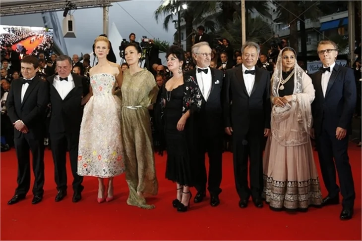 Cannes Film Festivali'nde şıklık yarışı!