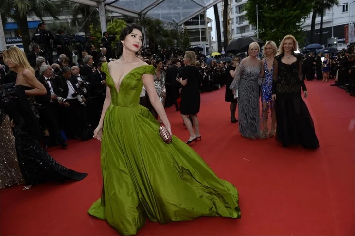 Cannes Film Festivali'nde şıklık yarışı!