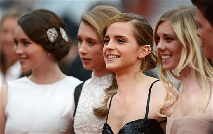 Emma Watson'ın pahalı küpeleri