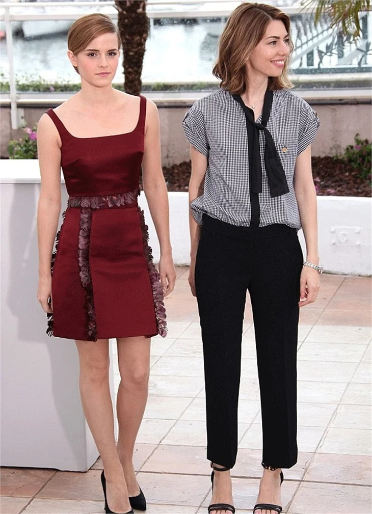 Emma Watson'ın pahalı küpeleri