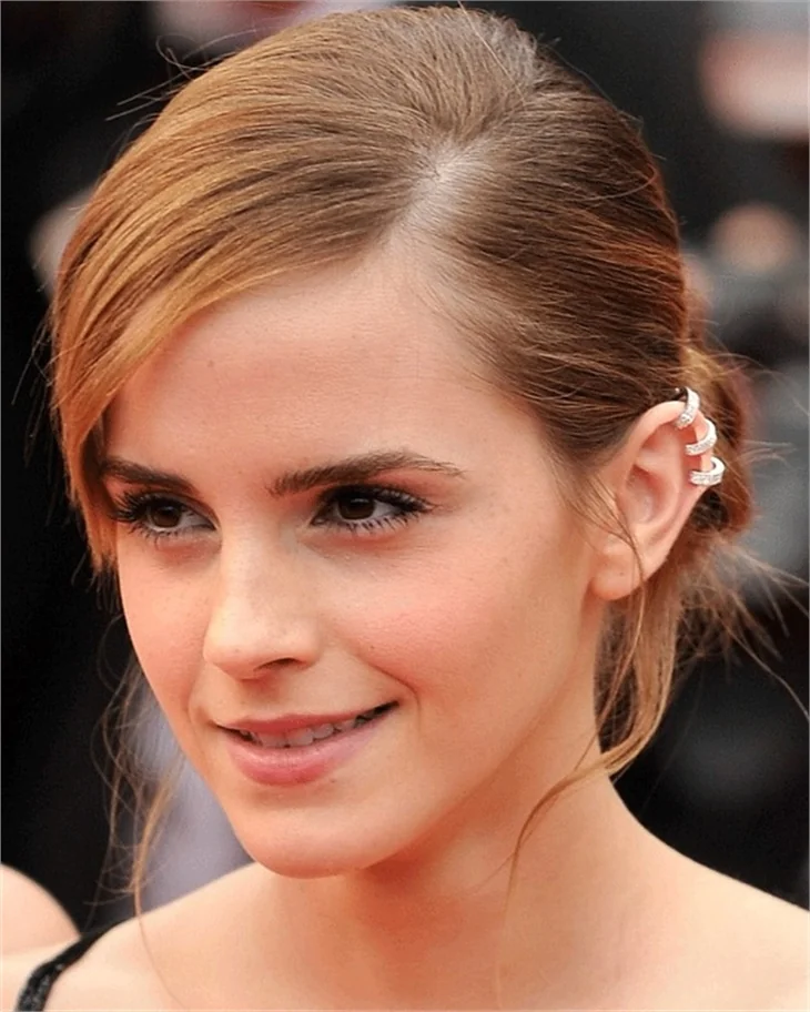 Emma Watson'ın pahalı küpeleri