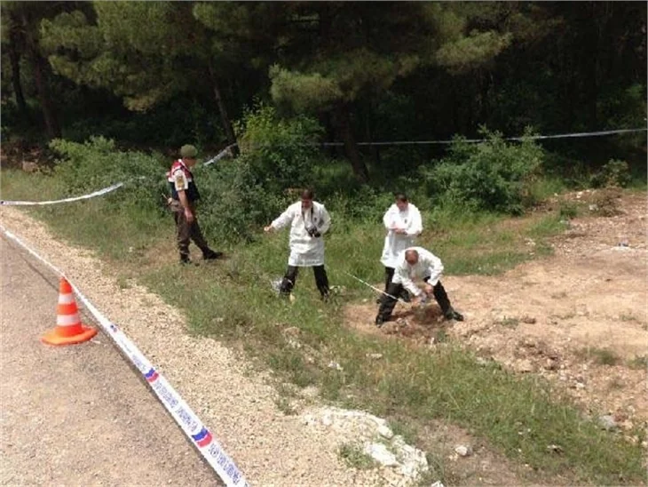 Boğazını kesip otoyola attılar