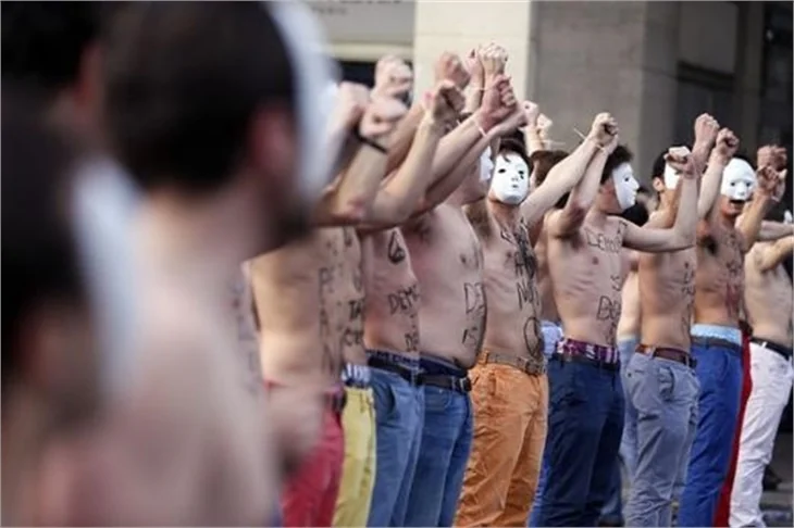 Fransa'da Femen'e karşı Hommen