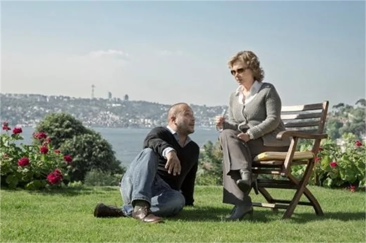 Nazlı Ilıcak: Cici kız olarak yetiştirildim!