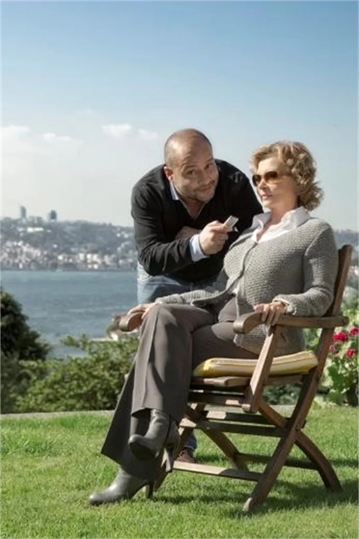 Nazlı Ilıcak: Cici kız olarak yetiştirildim!
