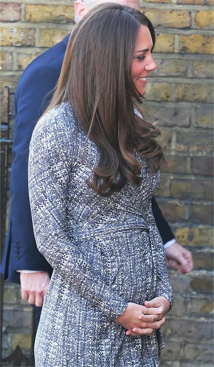 Cambridge Düşesi Kate Middleton'dan rüzgar frikiği!