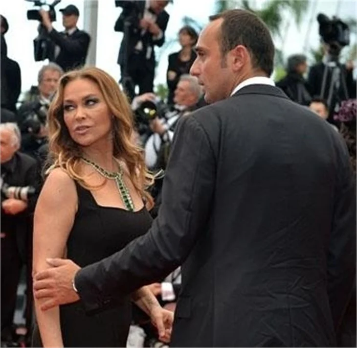 Hülya Avşar Cannes'da böyle yürüdü!