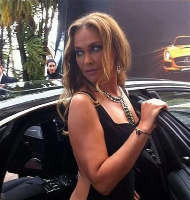 Hülya Avşar Cannes'da böyle yürüdü!
