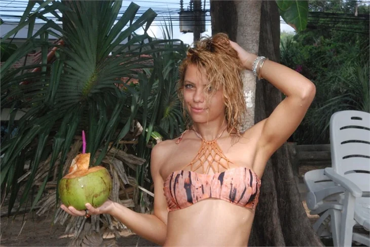 En seksi "Kendi"ni denize attı!