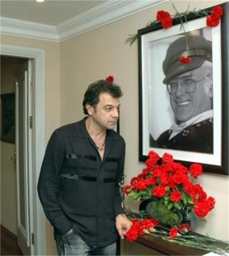 Akraba olan ünlüler!