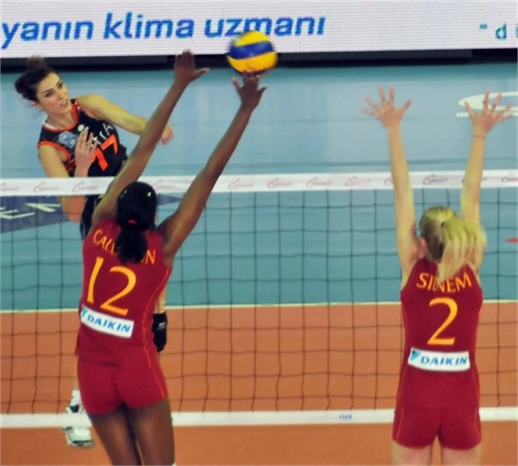 Voleybolcu Neslihan Demir ile oyuncu Kamil Güler yakınlaşması!
