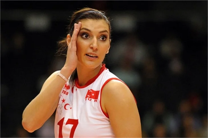 Voleybolcu Neslihan Demir ile oyuncu Kamil Güler yakınlaşması!