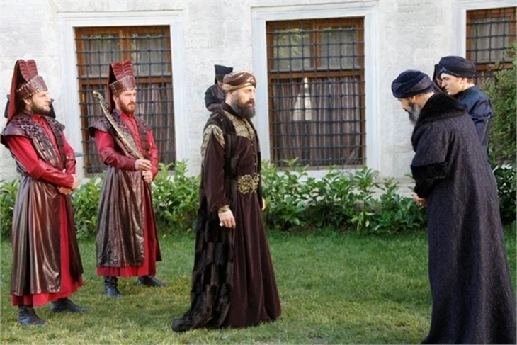 Muhteşem Yüzyıl'ın yapımcısından şok karar!