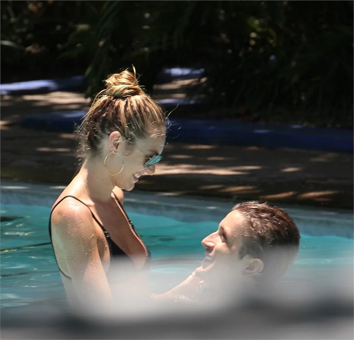 Candice Swanepoel'un tatil keyfi!