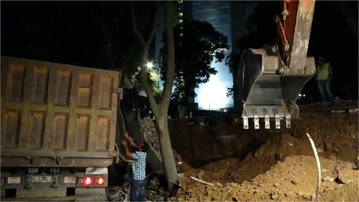Taksim Gezi Parkı'nda eylemcilere biber gazı