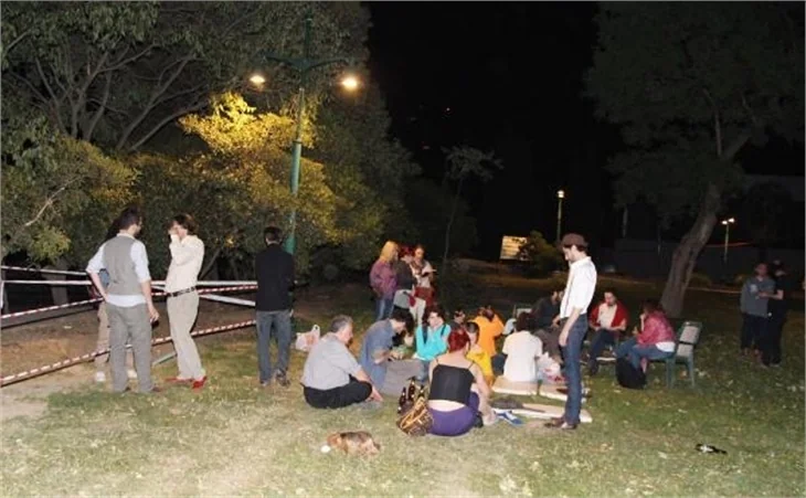 Taksim Gezi Parkı'nda eylemcilere biber gazı