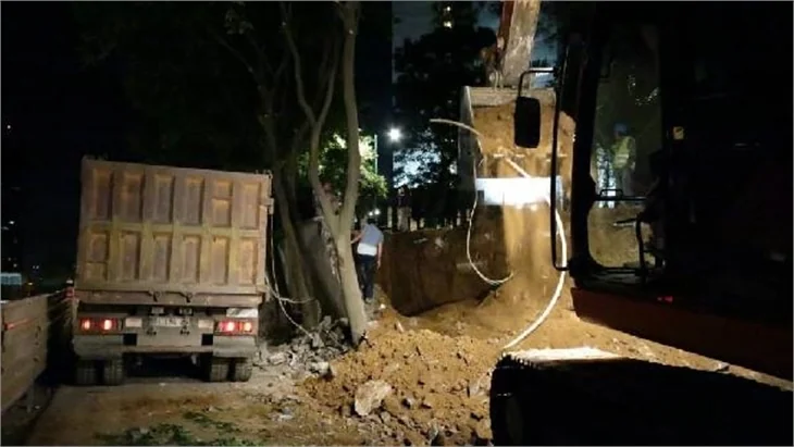 Taksim Gezi Parkı'nda eylemcilere biber gazı