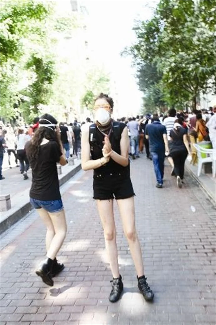Ünlülerden Gezi Parkı'na destek!