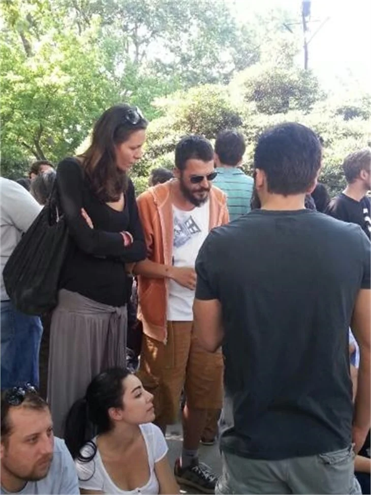 Ünlülerden Gezi Parkı'na destek!