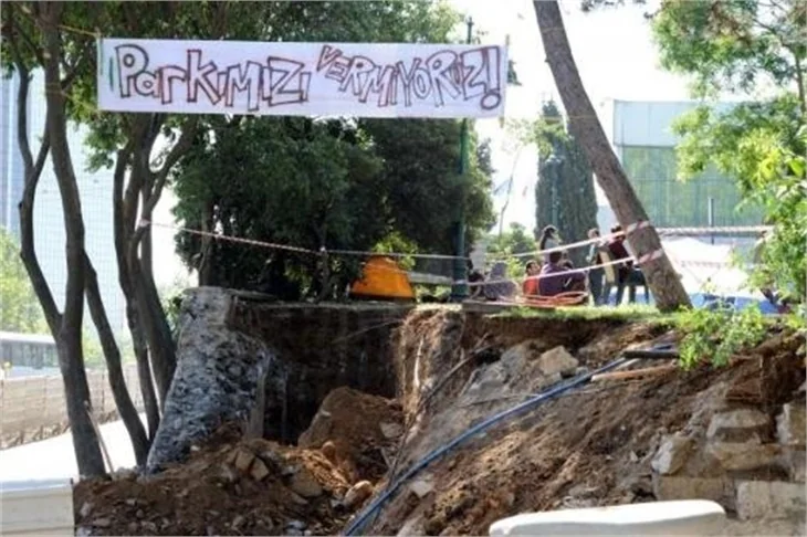 Ünlülerden Gezi Parkı'na destek!