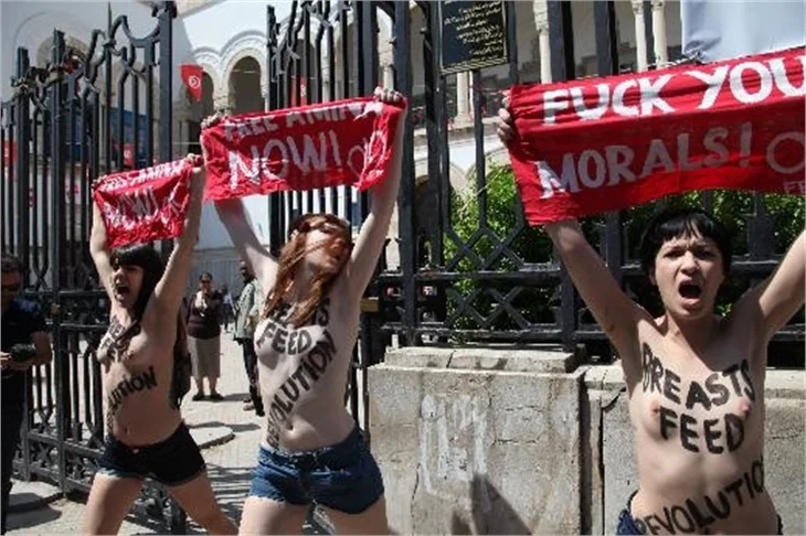 Arap sokaklarında ilk 'üstsüz' eylem