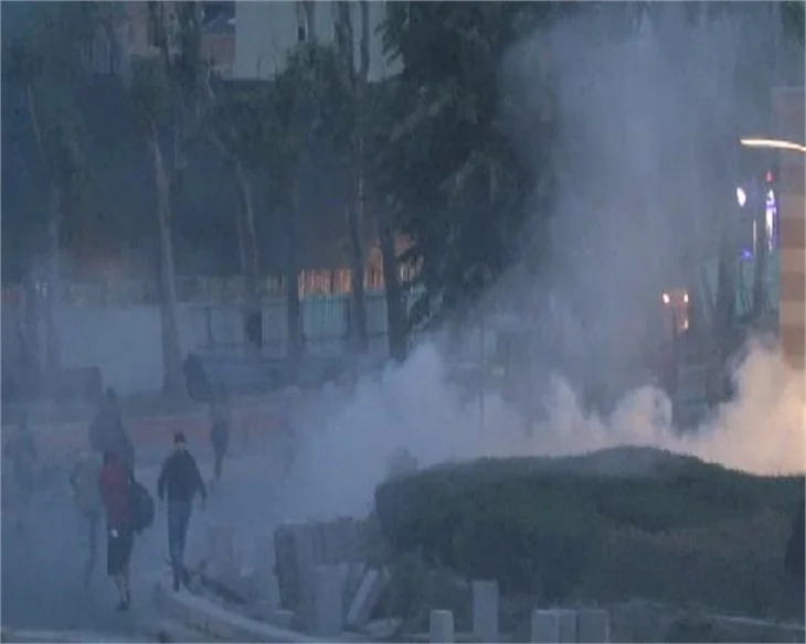 Taksim Gezi Parkı'na "Şafak Baskını!.."