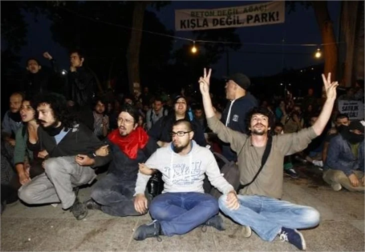 Taksim Gezi Parkı'na "Şafak Baskını!.."