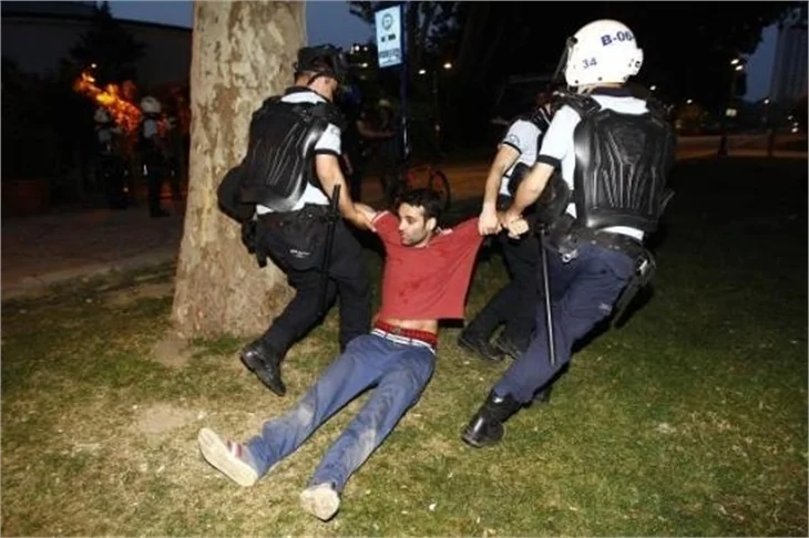 Taksim Gezi Parkı'na "Şafak Baskını!.."
