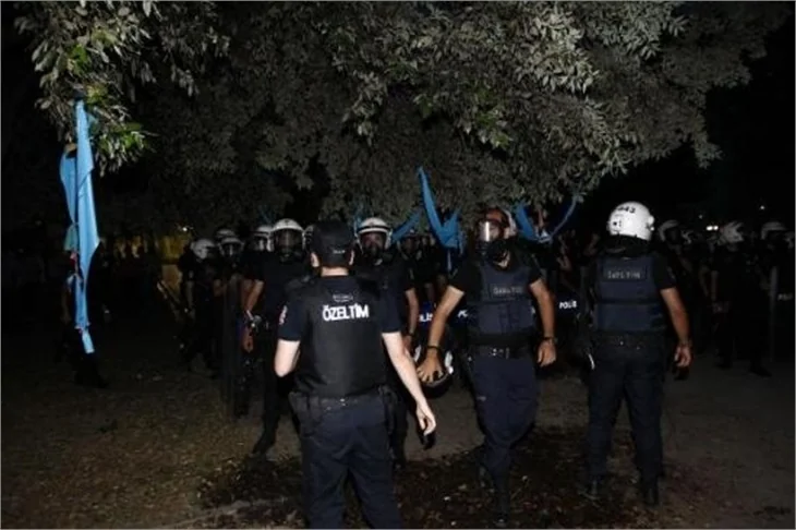 Taksim Gezi Parkı'na "Şafak Baskını!.."